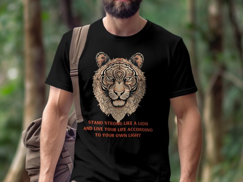 Tribal Lion T-shirt, comfortkleuren T-shirt, inspirerend citaat grafisch t-shirt, stand sterke motiverende top, unisex katoenen shirt afbeelding 2