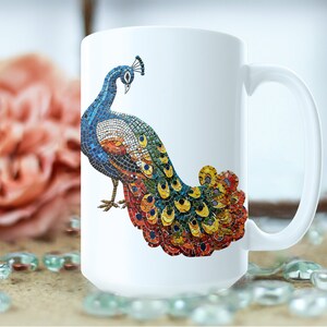 15オンス モザイク ピーコック マグカップ、芸術的なコーヒーカップ、ユニークな鳥好きへのギフト、目を引くキッチン装飾、鮮やかなティーマグ、クリエイティブなドリンクウェア 画像 5