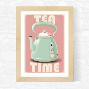Peut inclure: Une affiche encadrée représentant une bouilloire électrique turquoise avec un couvercle blanc et des détails roses. Le fond est rose clair avec les mots "TEA TIME" en blanc. Le cadre est marron clair.