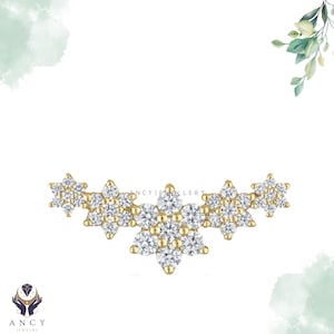 Pendientes de guirnalda de cinco flores Harper Pendientes de diamantes de talla redonda / Corona de flores minimalista de oro de 14 k / Pendientes hechos a mano / Regalo de San Valentín /