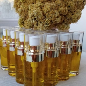 Sérum facial reparador de lujo con siempreviva y lacas: Elixir orgánico antiedad con fórmula botánica para la piel.