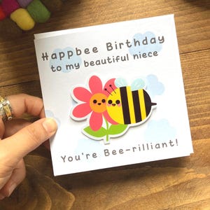 Jolie carte d'anniversaire abeille pour nièce - abeille drôle jeu de mots carte de voeux - occasion spéciale carte de nouveauté - carte artisanale faite main pour elle - carte carrée