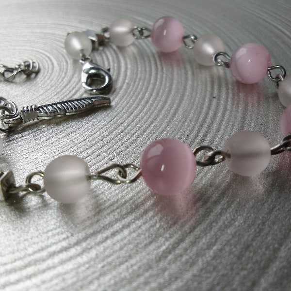 Bracelet perle en pierre naturelle fait main, bracelet fin  pendentif plume