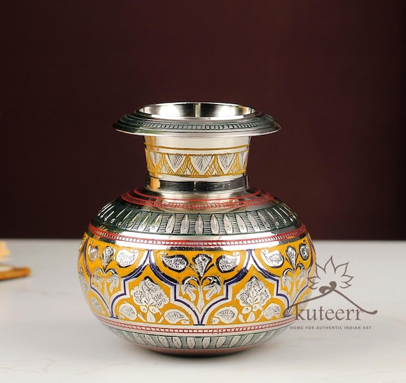 真鍮彫刻入り花瓶セット:ヴィンテージ ラジャスタン手工芸品 真鍮彫刻入り花瓶セット:ヴィンテージ ラジャスタン手工芸品