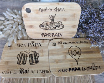 Planche à découper personnalisée en bois (Cadeau apéro - bbq - barbecue - plancha pour papa, parrain, tonton, ami, papi, maman, mamie...)