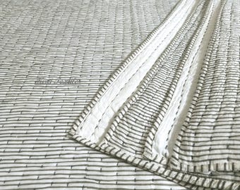 Trapunta Kantha con stampa a blocchi a righe grigie, coperta indiana AC, trapunta trapuntata reversibile fatta a mano in 100% cotone morbido, trapunta decorativa per divano/camera da letto