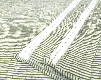 Trapunta Kantha in cotone con stampa a blocchi a righe verdi Heena, trapunta indiana naturale al 100% in cotone trapuntata a mano, morbida e calda, di lusso, coperta AC