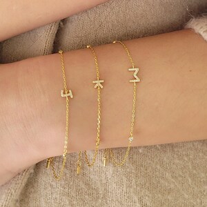 GOLD STAINLESS CHARM C INITIAL BRACELET
