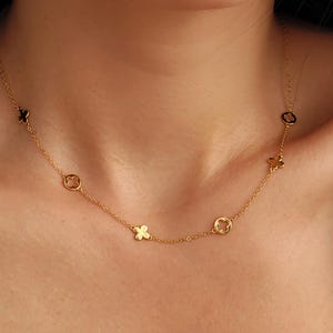 Collana con quadrifoglio dorato, delicata collana girocollo con quadrifoglio a quattro foglie, catena in argento sterling placcato oro, gioiello portafortuna, regalo per lei