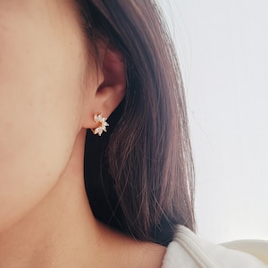 Pendientes de aro con forma de marquesa de pétalos / Delicados aros de plata de ley chapados en oro / Joyas vanguardistas