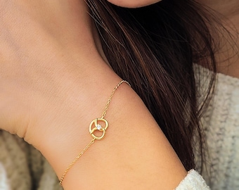 Cute Bracelet Pretzel Charm Bracelet, Adorable Skinny Bracelet for Girls, Minimalist Jewellery Gift for Her