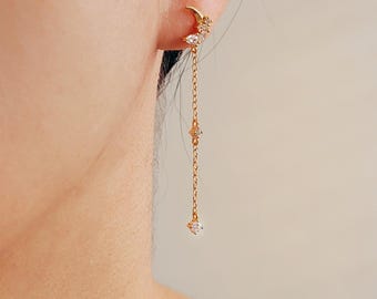 Boucles d'oreilles pendantes lune plaquées or | Bijoux pendants en diamants CZ et chaîne céleste