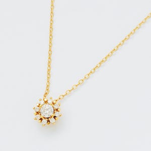 Flower Pendant CZ Diamond Necklace Minimalist Simple Gold Necklace Gift for Bridesmaid