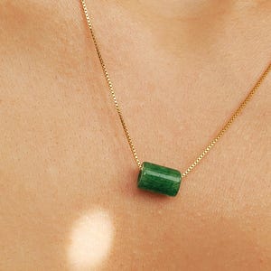 グリーンジェイドC字型ネックレス K18ゴールド グリーンジェイド＆ダイヤモンドツイストペンダント18インチ