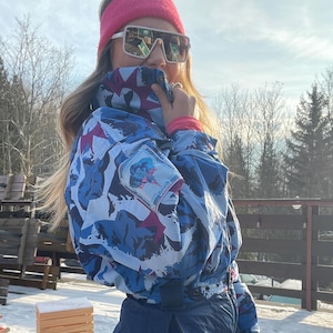 Macacão de esqui de inverno azul vintage dos anos 80 e 90, macacão de neve colorido, roupa retrô de snowboard, traje de neve, roupa de inverno oldschool skianzug, mulher, marinho