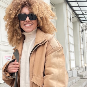 Unique camel beige Genuine leather man bomber flight jacket Vintage oversize pads retro Urban style 80s 90s oldschool bat fitted suede