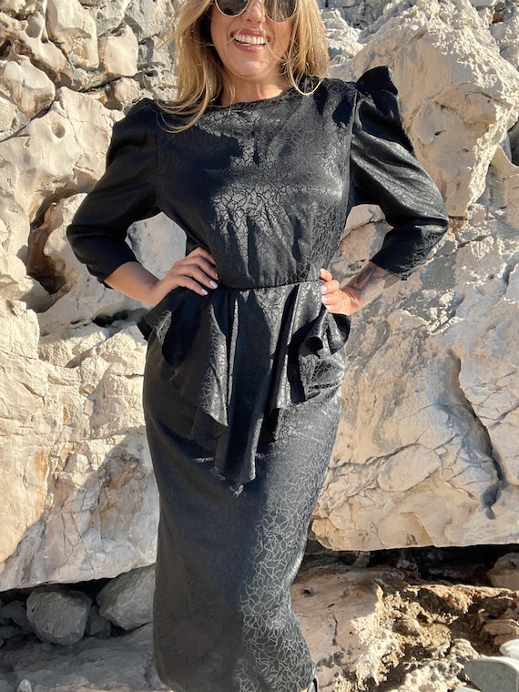 Vintage Black Midi Dress 80s 90s Retro eve Outfit chic satin pencil peplum Dress ruffle flounce LBD little Black bodycon Dynasty silhouette