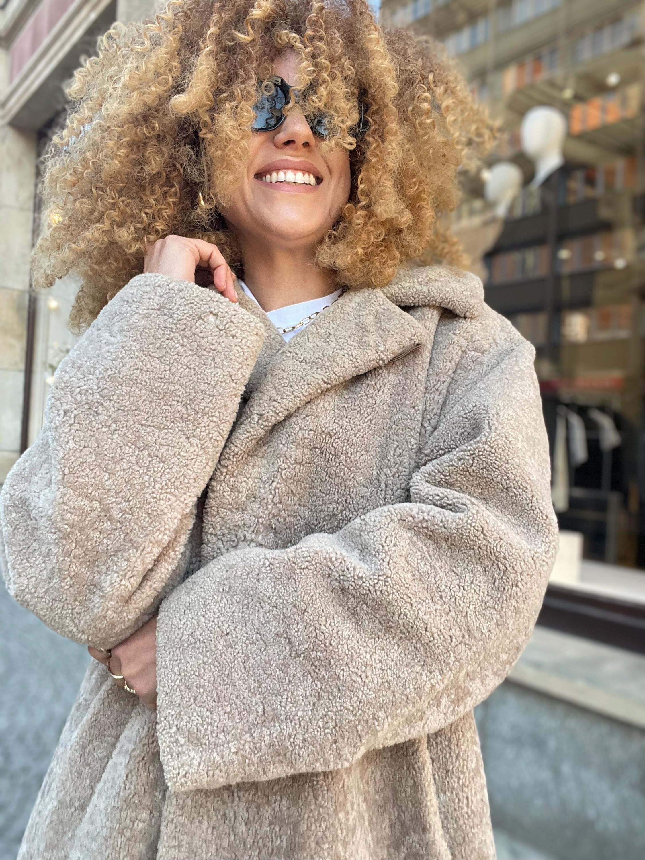 MANOF CURLY FUR COCOON COAT卸売り
