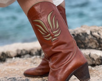 Stivali da cowboy vintage in pelle, scarpe boho western, marrone cammello e beige, taglia 38, donna indiana, made in Italy, cowgirl country, stile retrò
