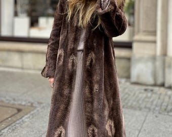 Long faux mink fur Vintage coat brown and beige luxury maxi lenght jacket retro 80s 90s KARA TRUTNOV fur