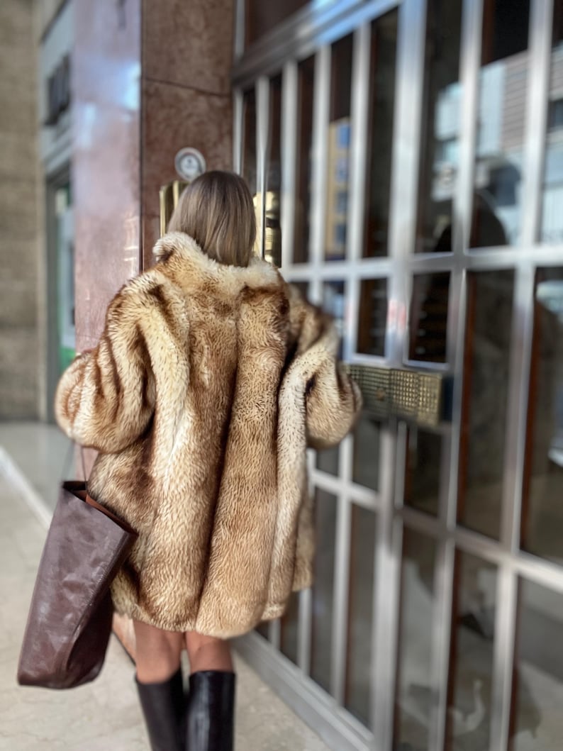Vintage fur Coat Natural fur jacket winter outfit beige fur for woman gift for her mob wife style beige gold fox mink