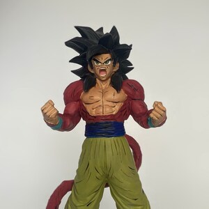 Estátua Diorama Son Goku Super Saiyajin 4: Dragon Ball GT Anime