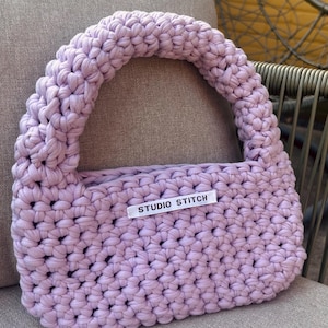 Crocheted handbag lilac