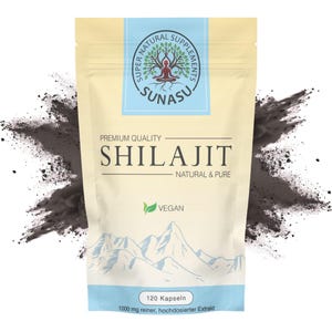 Può includere: Una busta beige di integratori Shilajit "SUNASU". La confezione presenta un logo circolare blu con un albero e una persona che medita. Il testo include "Premium Quality Shilajit Natural & Pure" e "Vegan". La busta contiene 120 capsule.