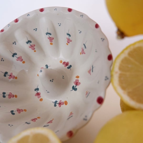 Zitronenpresse aus Keramik