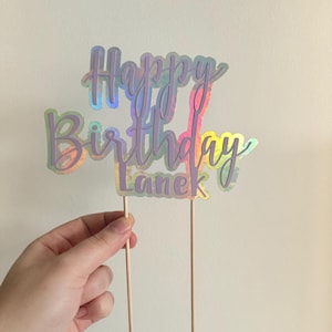 Cake Topper mit Namen (personalisierbar), wiederverwendbar, Kuchen und Torten Dekoration aus Karton-Papier mit Holzspießen
