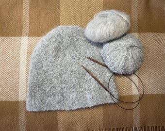 Knitted hat in teddy style with bouclé yarn with alpaca, mohair and silk, super fluffy and warm in grey (as a beanie or loose fit)