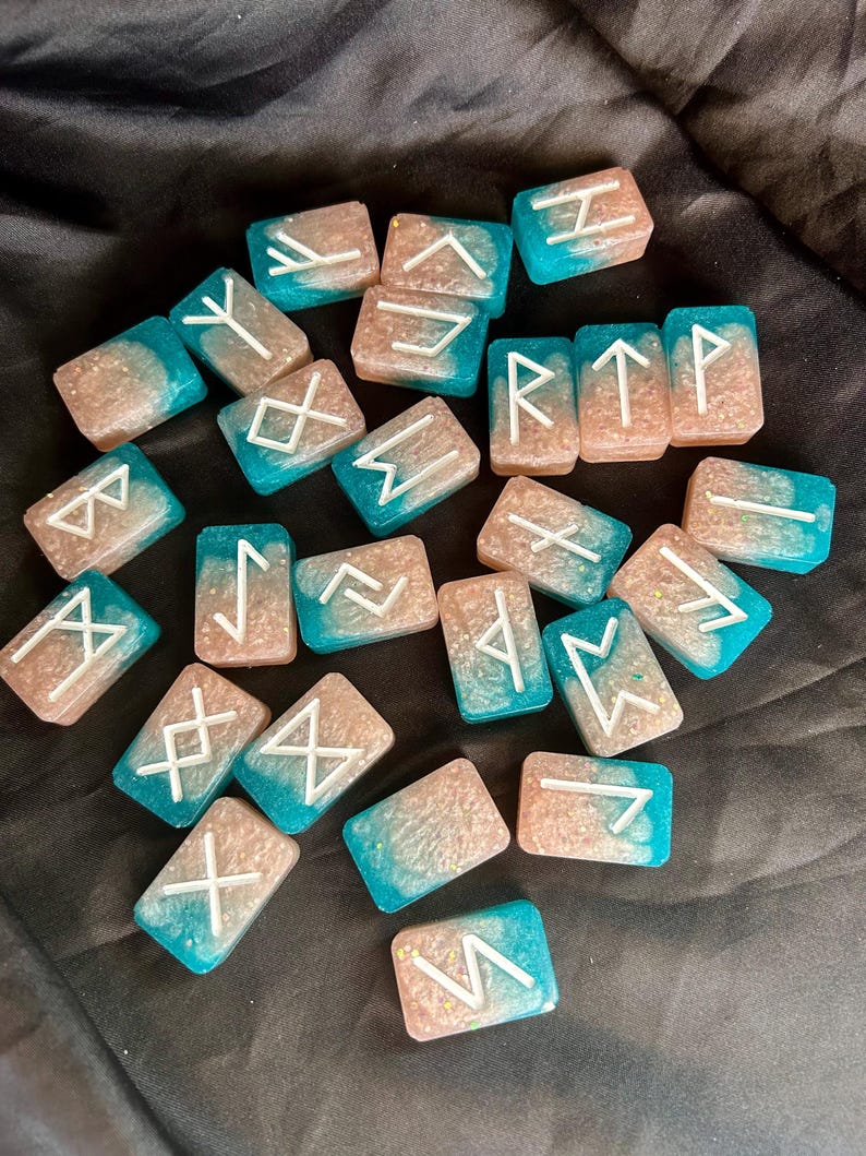 Resign Rune Elder Futhark Runes Set, Handmade Divination Casting - Etsy