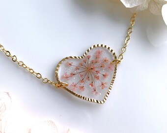 Collar de flores prensadas hecho a mano con flor de encaje de la reina Ana real en oro de 14 quilates, Collar con colgante de resina de joyería de flores, Regalo para ella