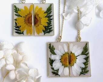 Collar de flores hecho a mano con girasol prensado real en oro de 14 k / collar de par colgante de resina de flores prensadas, regalo de amistad en par