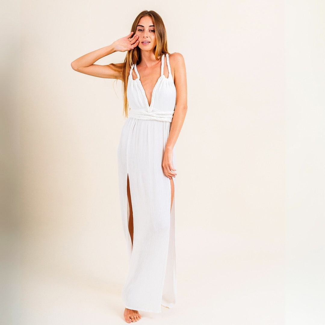 Vestido de diosa: vestido maxi sin espalda para boda en la playa