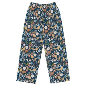 RPG Adventure Lounge Pants – D20 Dice Pajama Pants – Fantasy Gamer Unisex Loungewear