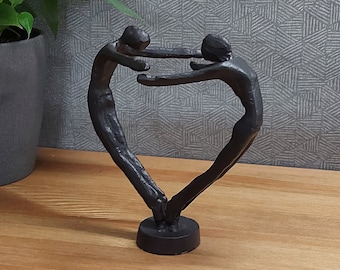 Heart Couple, cast iron indoor figurine - mocha brown