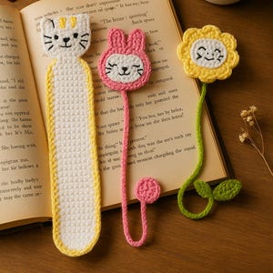 Marcapáginas de crochet 3 en 1 con forma de pata de gato (rosa suave): un bonito regalo para amantes de los libros. Patrón de marcapáginas de crochet sin costuras (en PDF).