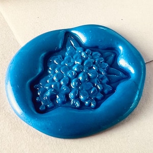 Hortensia Bloem Wax Stempel | Bloemige Messing Zegelstempel voor Uitnodigingen, Journaling & Cadeauverpakking | Formaat 19.8x22.6mm