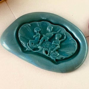 Sello de lacre vintage de querubines: Tres angelitos con alas, estilo barroco romántico, 28 x 18 mm, sello de latón para diarios y cartas.