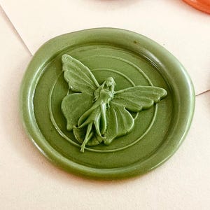 Sello de lacre con diseño de hada y mariposa: un sello de latón original para cartas, invitaciones, scrapbooking y manualidades (25 mm)
