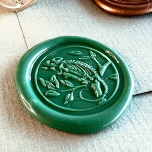 Sello de lacre con forma de camaleón: diseño único de lagarto inspirado en la naturaleza para cartas, diarios e invitaciones (25 mm)