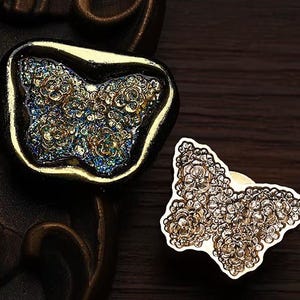 Sceau de cire papillon floral – Tampon en laiton de 26 x 19 mm avec motif élégant inspiré du jardin pour lettres, cadeaux et papeterie
