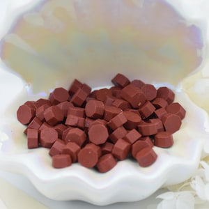 D14 Dark Merlot Wachs-Siegelperlen - dunkelrote braune Farbe | 30g (ca.100 Perlen) Wachsperlen für Hochzeitseinladung, Umschlag & Geschenke