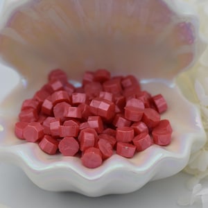 Perline di ceralacca D05 Ruby Rose – 30 g / circa 100 perline / Eleganti perline di ceralacca rosso intenso per sigilli di ceralacca, inviti e artigianato