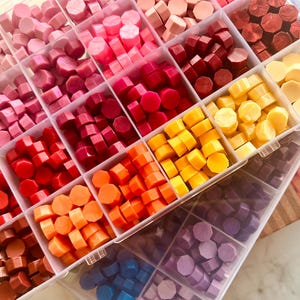 Conjunto de contas de cera – 4 cores | 24 tons por caixa | 200g cada | Vermelho a amarelo, verde/azul/roxo, pastel, dourado-prateado/preto-branco