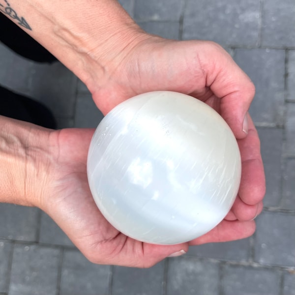 Large Selenite Sphere *CLEANSING *CLEARING *PURIFYING