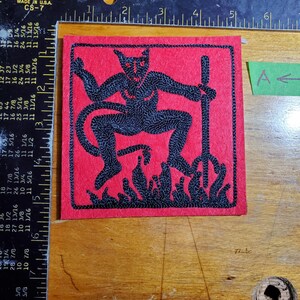 ONE Devil Cavorting in Flames Patch Chainstitch Embroidered Patch Very Large afbeelding 3