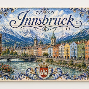 Könnte beinhalten: Dekorative Fliese mit einer malerischen Ansicht von Innsbruck, Österreich. Das Bild zeigt farbenfrohe Gebäude entlang eines Flusses, mit schneebedeckten Bergen im Hintergrund. Das Wort "Innsbruck" steht oben. Florale und verzierte Bordüren ergänzen das Kunstwerk. Maße in cm.