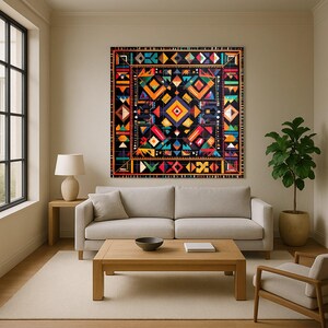 Könnte beinhalten: Ein großes, farbenfrohes geometrisches Wandkunstwerk mit schwarzem Hintergrund. Das Kunstwerk zeigt eine Vielzahl von Formen in Orange, Gelb, Rot, Blau und Grün. Das Stück wird über einem hellgrauen Sofa in einem modernen Wohnzimmer präsentiert.